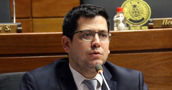 La Nación / “No se puede sostener una economía a punta de pistola”