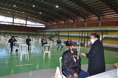Mala comunicación de Salud Pública impide la vacunación de muchos, denuncian - Nacionales - ABC Color