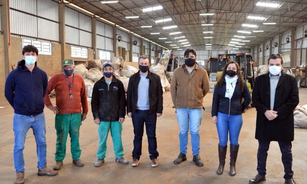 Comitiva municipal de Santa Rita visita Santa Terezinha para interiorizarse sobre modelo para manejo de resíduos sólidos urbanos