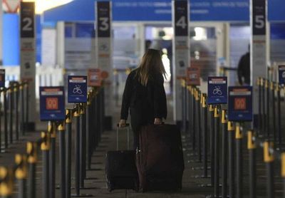 Planean exigir vacunación completa a viajeros en Estados Unidos