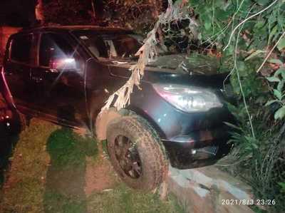 Bandidos roban camioneta, dinero y otros objetos en violento asalto a minimercado - La Clave