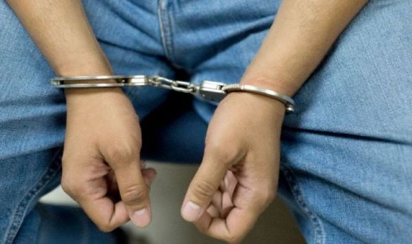Detienen a joven que cuenta con orden de captura por coacción sexual