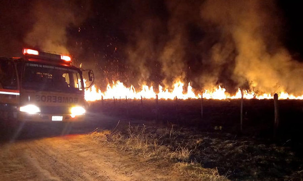 Bomberos exhortan a evitar quema de basura y pastizales en Coronel Oviedo - OviedoPress