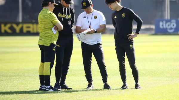 En Guaraní la duda pasa por el lateral por la derecha