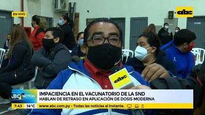 Impaciencia en vacunatorio de la SND por desorganización de encargados - ABC Noticias - ABC Color