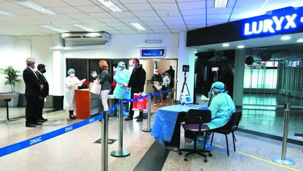 Multarán a 100 viajeros por no cumplir la cuarentena