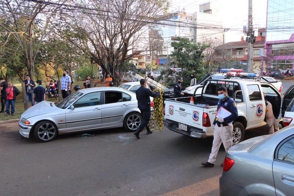 Esperaba que le reparen el vehículo en un taller y recibió un balazo: Persecución policial terminó en tragedia