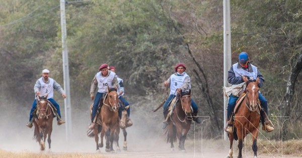 La Nación / Arrancó la segunda edición de la Marcha Criolla con 17 participantes