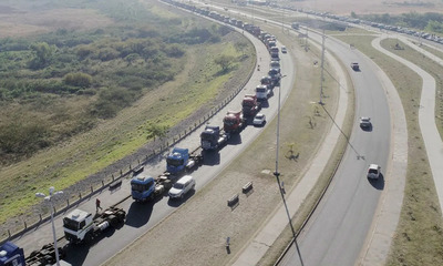 Como medida de presión camioneros recrudecen protesta en varios puntos del país - OviedoPress