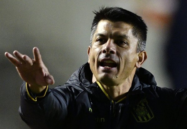 The Strongest, imparable líder del fútbol boliviano con Gustavo Florentín