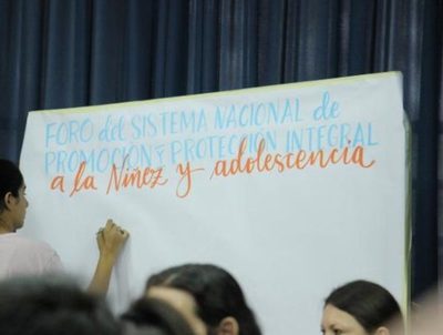 Capacitan a secretarías departamentales de la Niñez y la Adolescencia · Radio Monumental 1080 AM