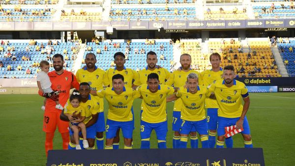 Arzamendia levanta el Trofeo Ramón Carranza con el Cádiz