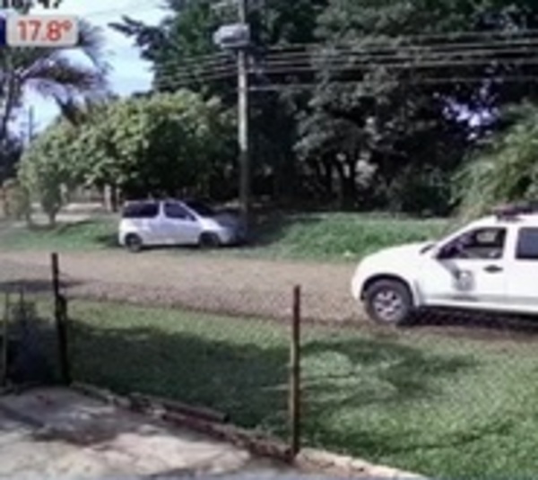 Arrestan a hombre con orden de captura que circulaba en un auto robado - Paraguay.com