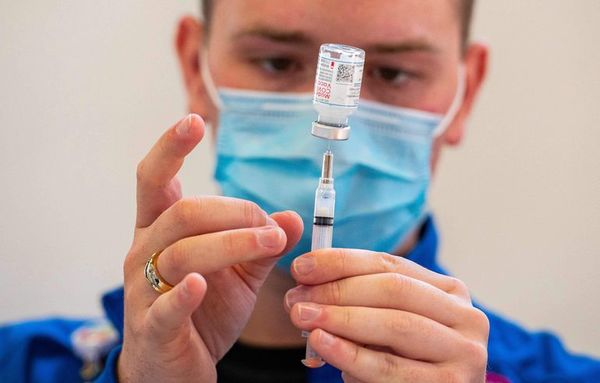 Covid-19: tercera dosis de la vacuna se abre paso en Europa - Mundo - ABC Color