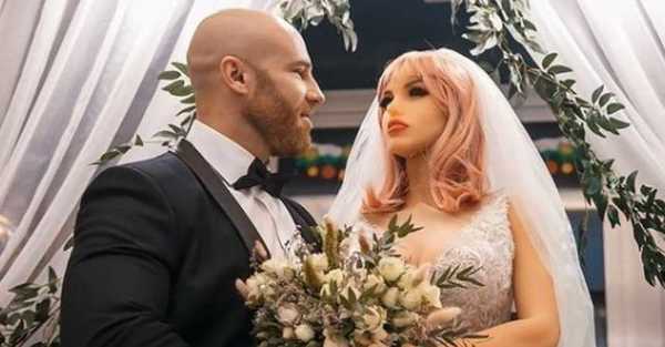 Hombre que se casó con muñeca sexual se divorció por “infidelidad” - C9N