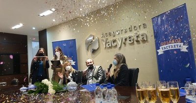La Nación / Aseguradora Yacyreta premió con un vehículo 0km a su Red Comercial
