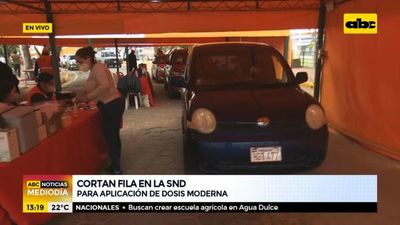 Escasean vacunas Moderna en vacunatorio de la SND - ABC Noticias - ABC Color
