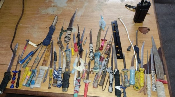 Requisa en cárcel de Concepción permitió incautar una gran cantidad de armas blancas