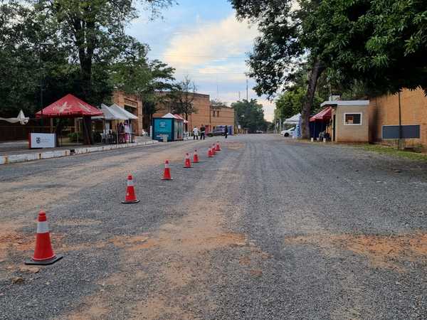 Se acaban las vacunas Moderna en Facultad de Derecho: Piden no acudir más allí para segunda dosis | Ñanduti