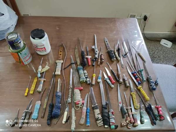 Decomisan 63 armas blancas durante requisa en penal de Concepción