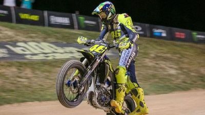 Valentino Rossi abandona la competición tras 26 años activo