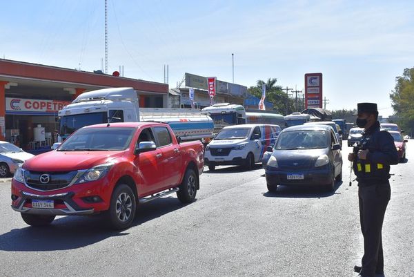 Apesa logra acuerdo con camioneros para que cisternas circulen hasta mañana a las 17:00 - Nacionales - ABC Color