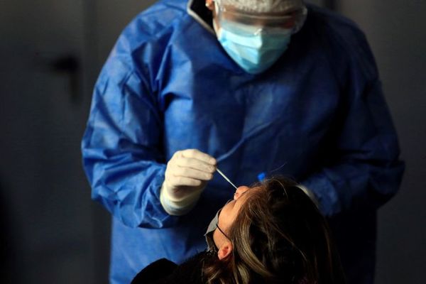 Covid-19: Confirma 400 nuevos casos y otras 35 muertes en las últimas 24 horas - Nacionales - ABC Color