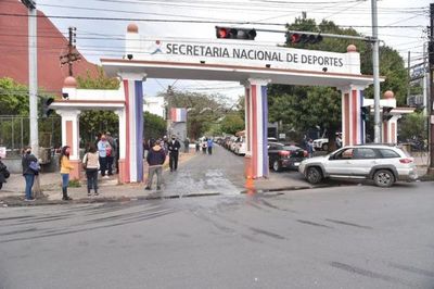 Acaban vacunas Moderna en Asunción y solo vacunarán a quienes están en predios