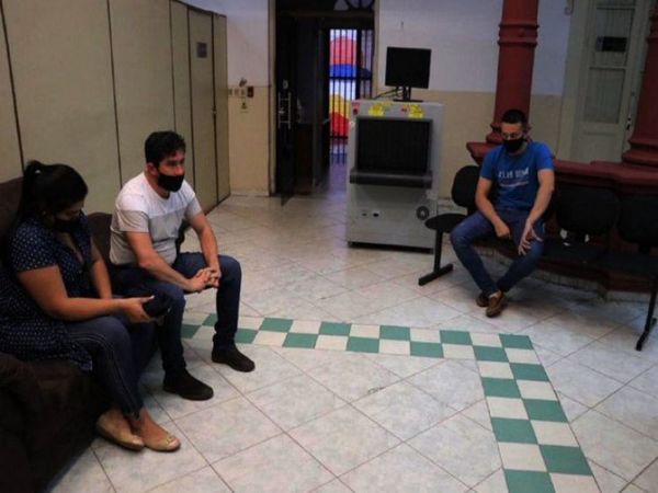 Acusan y piden juicio oral para policías de la Brigada Central que extorsionaron a una pareja