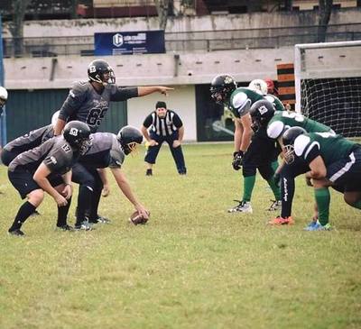 El fútbol americano busca ganar terreno en el país | El Independiente
