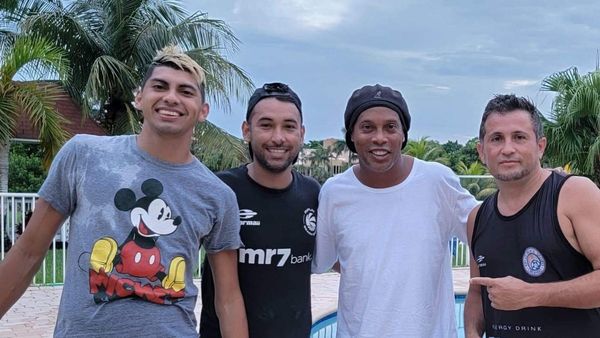 Ronaldinho, de vacaciones en Miami con pikiceros paraguayos