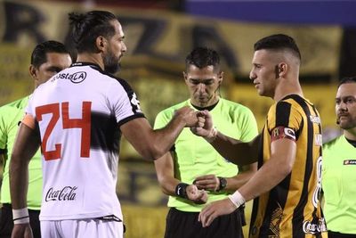 Díaz de Vivar en el clásico más añejo - Fútbol - ABC Color