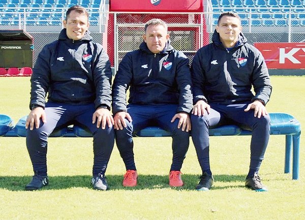 Crónica / Diego Arévalos: “Es difícil motivar a los chicos si no juegan”