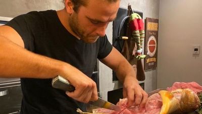 Stefano Ribone, el joven que ofrece servicio de catering de autor con cocina en vivo
