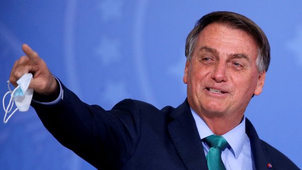 Bajo presión de la Justicia, Jair Bolsonaro contraataca