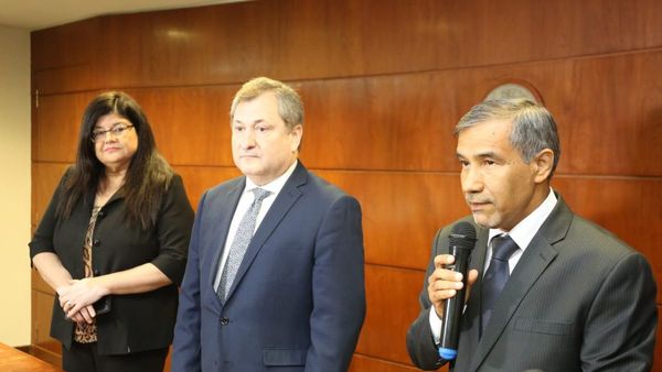 Jueza se inhibe en demanda a ministros