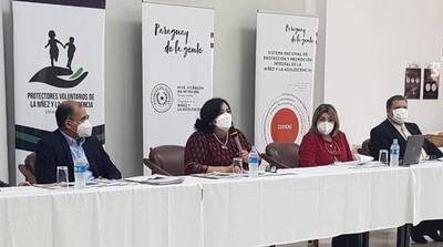 Capacitan a funcionarios de Codeni para aplicar “Guía Municipal de Acciones de Protección”