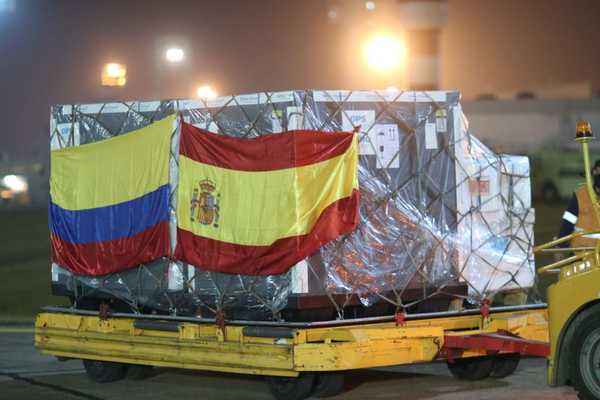 Llegaron más vacunas de AstraZeneca y Coronavac para que Paraguay avance en inmunización | .::Agencia IP::.