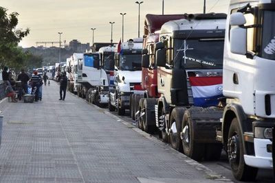 Policía cuida a camioneros agresivos y no a la ciudadanía, señala abogado penalista - Nacionales - ABC Color