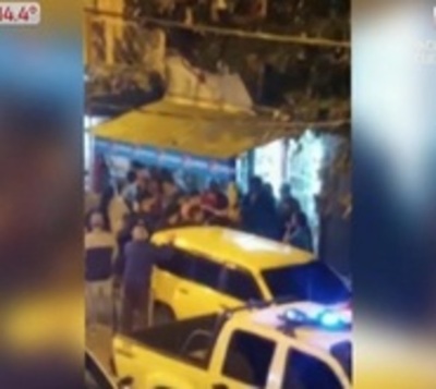 Turba intenta frustrar arresto a joven de 20 años - Paraguay.com