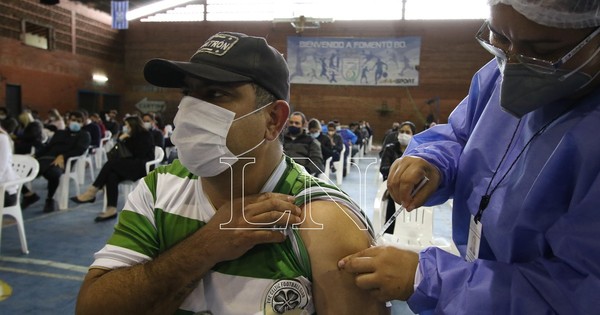 La Nación / Acabaron vacunas de Moderna por la gran concurrencia, dice jefa de Salud