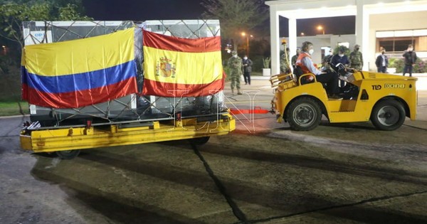 La Nación / Llegaron 253.440 dosis de AstraZeneca y 6.896 de Coronavac vía cooperación
