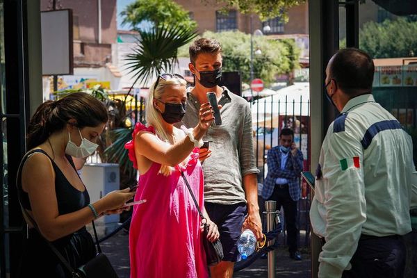 Italia se encomienda al certificado sanitario entre resignación y protestas - Mundo - ABC Color