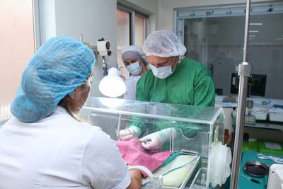 Crónica / [VIDEO] Fundación Visión salva a más de 100 bebés de una ceguera irreversible 