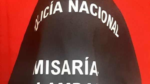 Intentó bajarle el pantalón a un niño de 6 años en la plaza