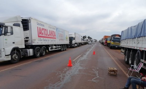 Desabastecimiento de lácteos podría darse el fin de semana ante paro