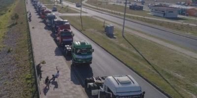 Camioneros violan leyes y policía hace vista gorda, acusa abogado
