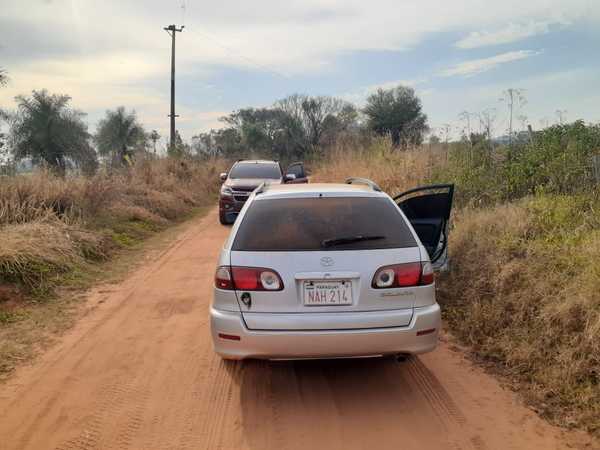 RECUPERAN VEHÍCULO ROBADO EN SAN PEDRO DEL PARANÁ