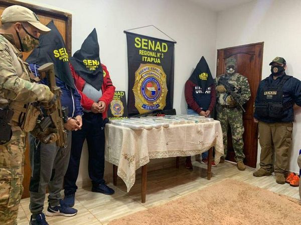 Incautan cocaína y detienen a tres sospechosos en Encarnación - Nacionales - ABC Color