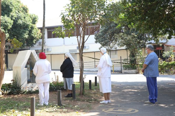 Crónica / Presentaron proyecto para subsidiar a familiares de personas que murieron por Covid-19